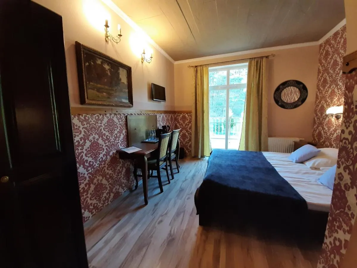 Bed & Breakfast Dworek Bursztynowe Piaski Poland
